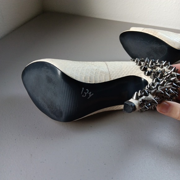 Sam Edelman Shoes‎ Womens 8M Peep Toe Cream Leather Metal Spikes Punk Rock Biker - Picture 9 of 16